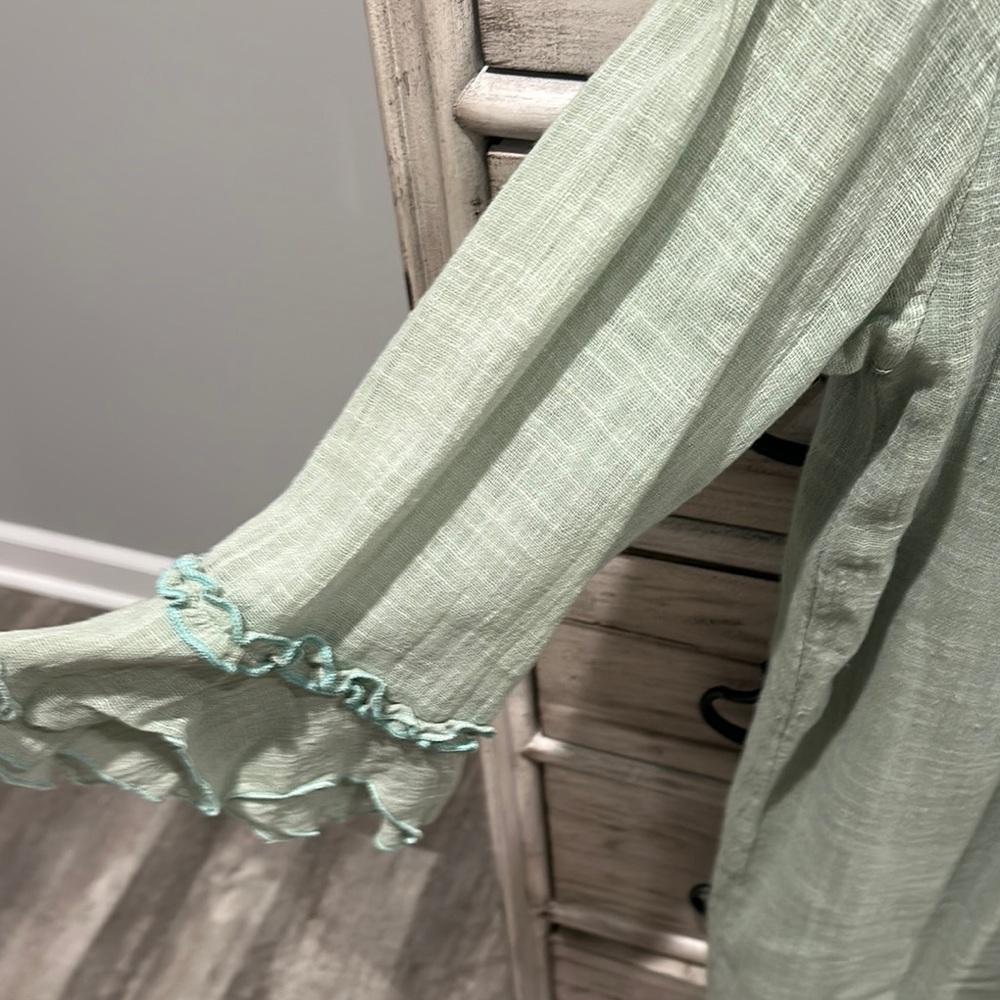 Green Ruffled Tunic Top - Picture 3 of 4